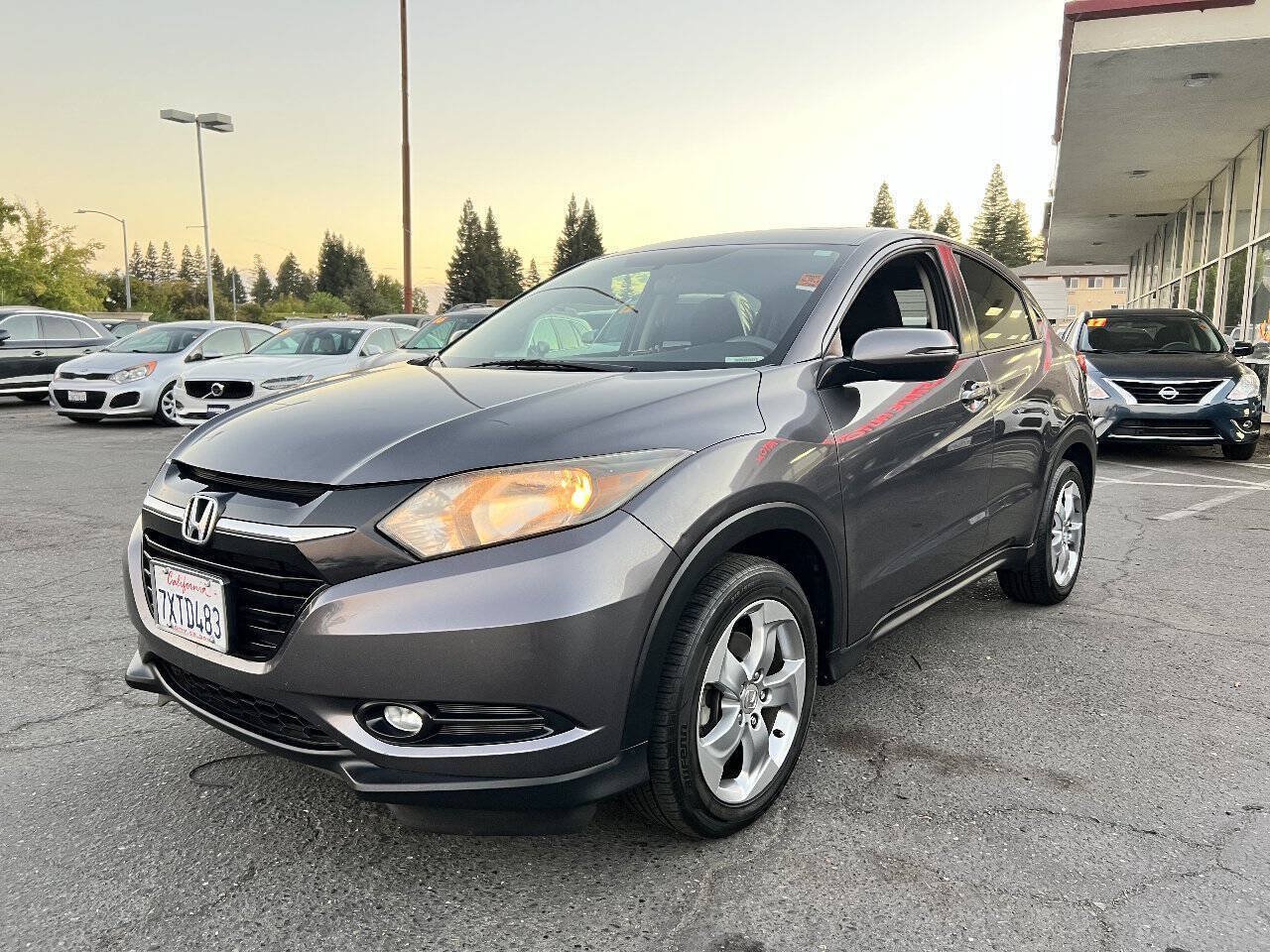 Used 2017 Honda HR-V EX image 4