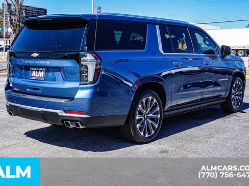Used 2025 Chevrolet Suburban High Country AWD/4WD image 6