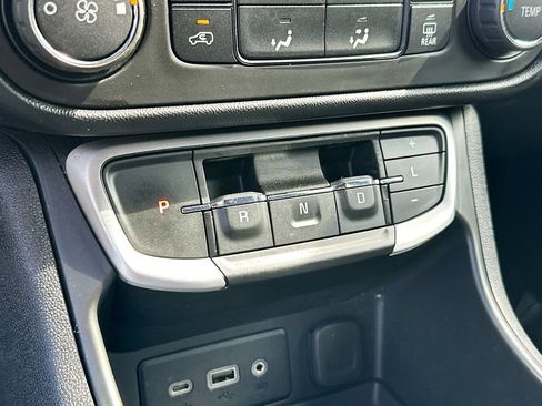 Used 2023 GMC Terrain SLE FWD image 16