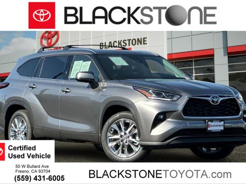 Certified 2026 Toyota Highlander Limited AWD/4WD image 1