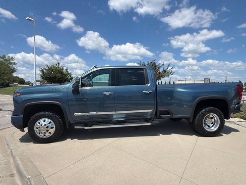 Used 2024 Chevrolet Silverado 3500 High Country w/ High Country Premium Package AWD/4WD image 5