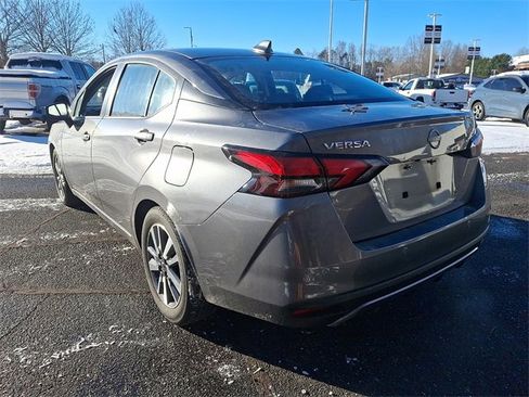 Used 2023 Nissan Versa SV image 6