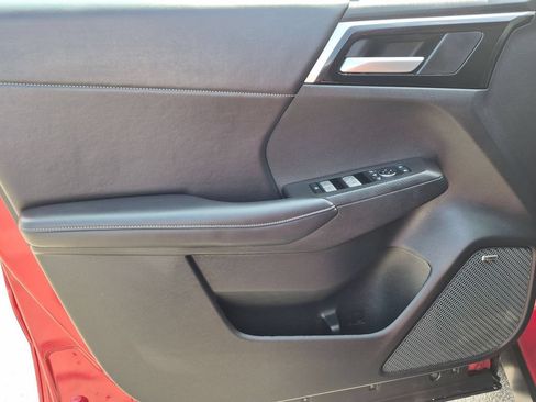 Used 2025 Mitsubishi Outlander SE AWD/4WD image 10
