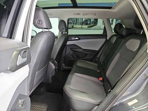 Certified 2023 Volkswagen Taos SE w/ Panoramic Sunroof Package FWD image 13