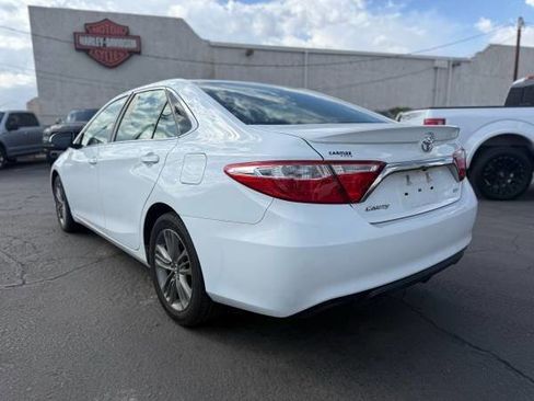 Used 2016 Toyota Camry SE image 5