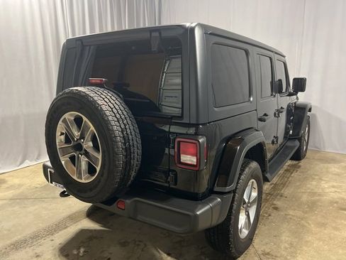 Used 2022 Jeep Wrangler Unlimited Sahara w/ Cold Weather Group image 10