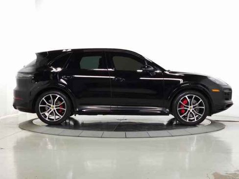 Used 2021 Porsche Cayenne GTS image 8