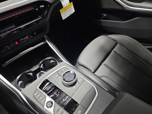 New 2026 BMW 330i Sedan w/ M Sport Package image 26