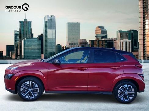 Used 2023 Hyundai Kona SE w/ Cargo Package image 2