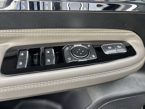 Used 2025 Lincoln Corsair FWD w/ Equipment Group 101A image 13