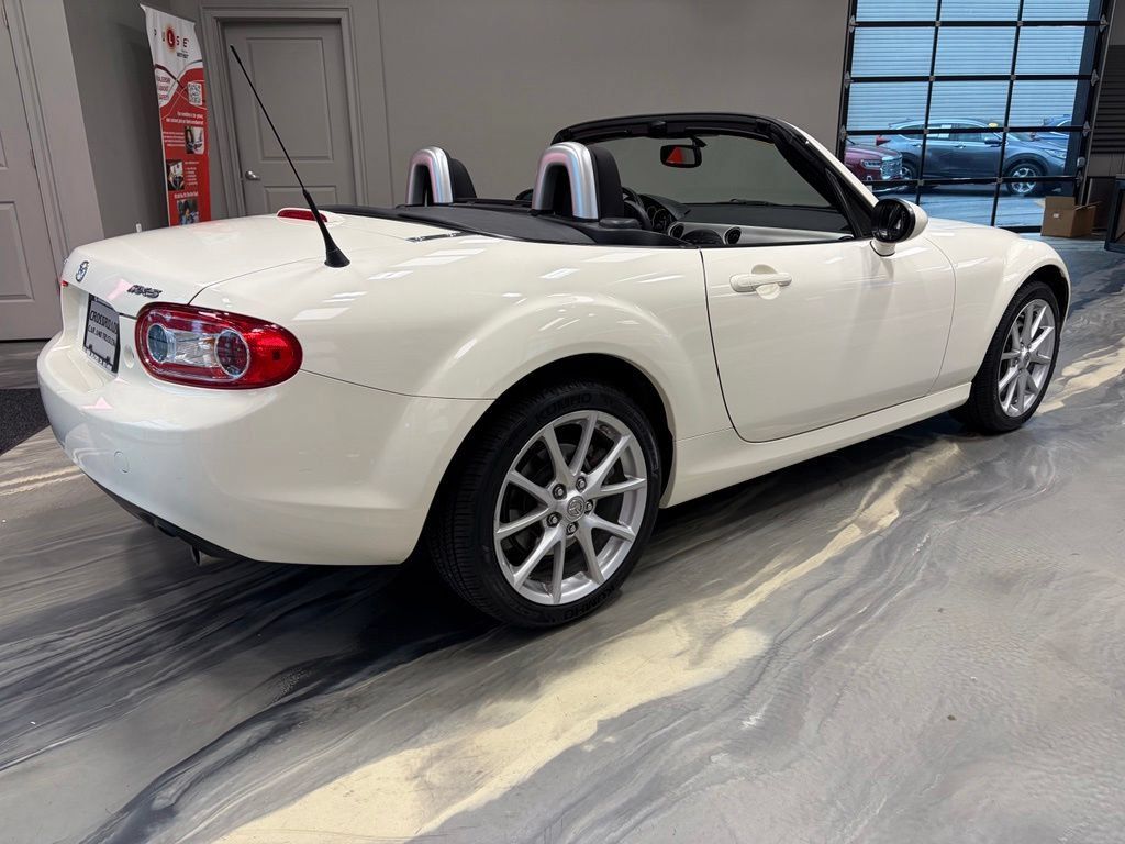 Used 2009 MAZDA MX-5 Miata Touring w/ Suspension Pkg RWD image 24