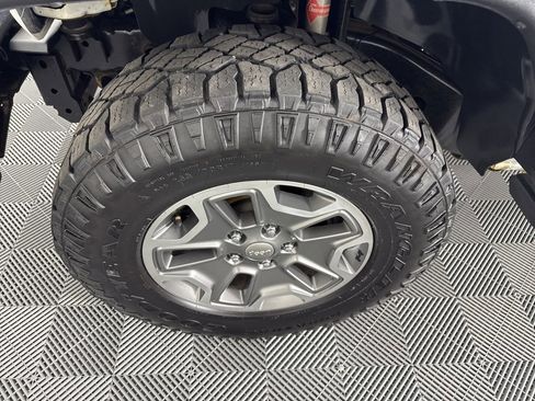 Used 2014 Jeep Wrangler Unlimited Rubicon w/ Max Tow Package image 16