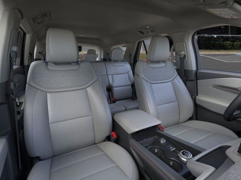 New 2026 Ford Explorer Active w/ Active Comfort Package RWD image 10