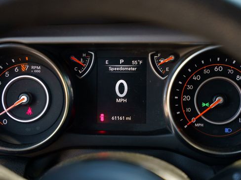 Used 2021 Jeep Wrangler Sport image 29