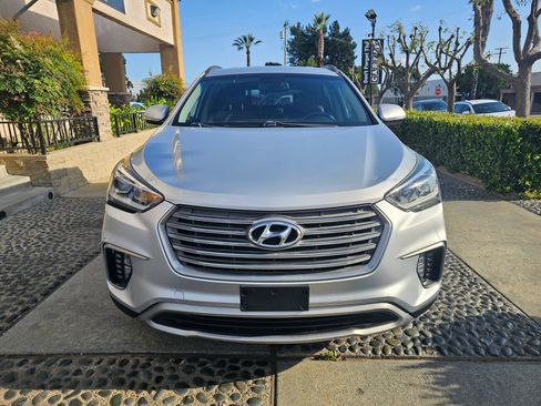 Used 2017 Hyundai Santa Fe SE w/ SE Premium Package 02 FWD image 2