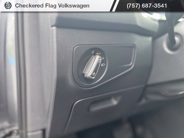 Used 2022 Volkswagen Tiguan SE w/ Panoramic Sunroof Package AWD/4WD image 18
