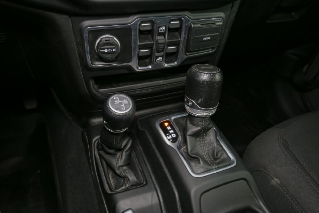 Used 2023 Jeep Wrangler Unlimited w/ 8.4" Radio Group AWD/4WD image 28