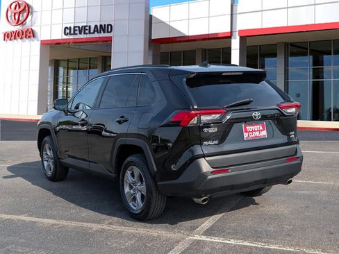 Used 2025 Toyota RAV4 XLE image 5