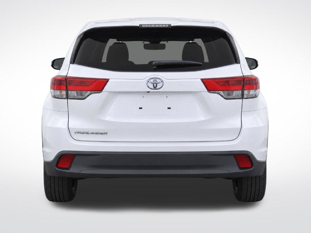Used 2019 Toyota Highlander LE FWD image 6