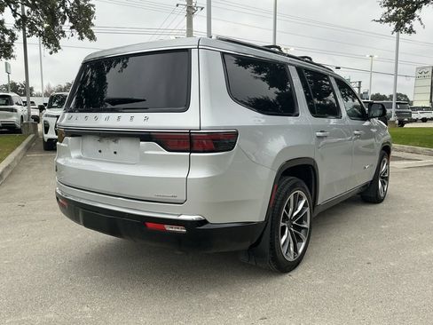 Used 2023 Jeep Wagoneer Series III w/ Premium Group I image 4