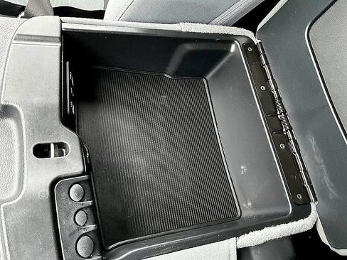 Used 2018 RAM 2500 Tradesman w/ Chrome Appearance Group image 26