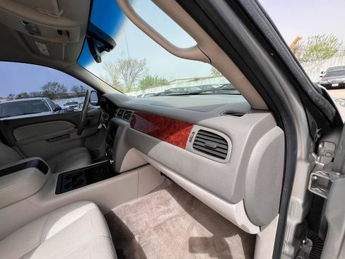 Used 2013 GMC Yukon XL SLT RWD image 41
