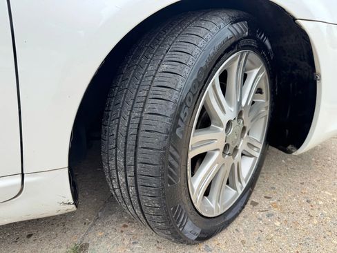 Used 2010 Toyota Avalon XL image 24