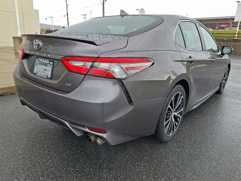 Used 2019 Toyota Camry SE image 10