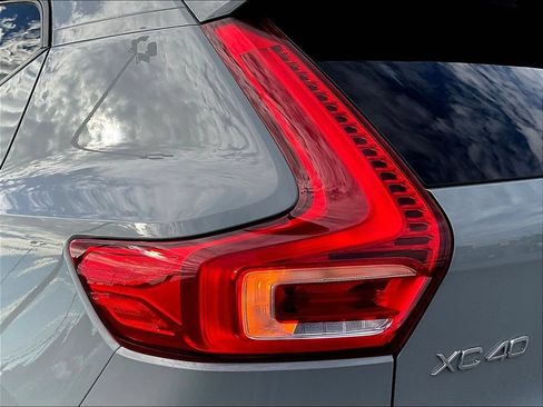 Used 2024 Volvo XC40 B5 Ultimate w/ Climate Package AWD/4WD image 23
