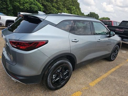 Used 2024 Chevrolet Blazer LT w/ Convenience Package FWD image 6