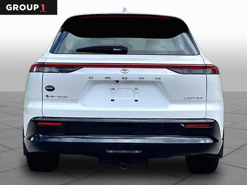 Certified 2025 Toyota Crown Signia w/ Advanced Technology Package AWD/4WD image 5