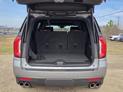 Used 2023 GMC Yukon XL Denali Ultimate image 8