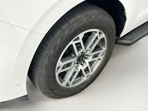 Used 2025 Ford Expedition Active AWD/4WD image 11