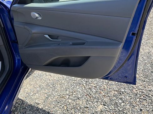 Used 2023 Hyundai Elantra SE image 26