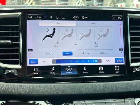 Certified 2024 Chrysler Pacifica Touring-L FWD image 25