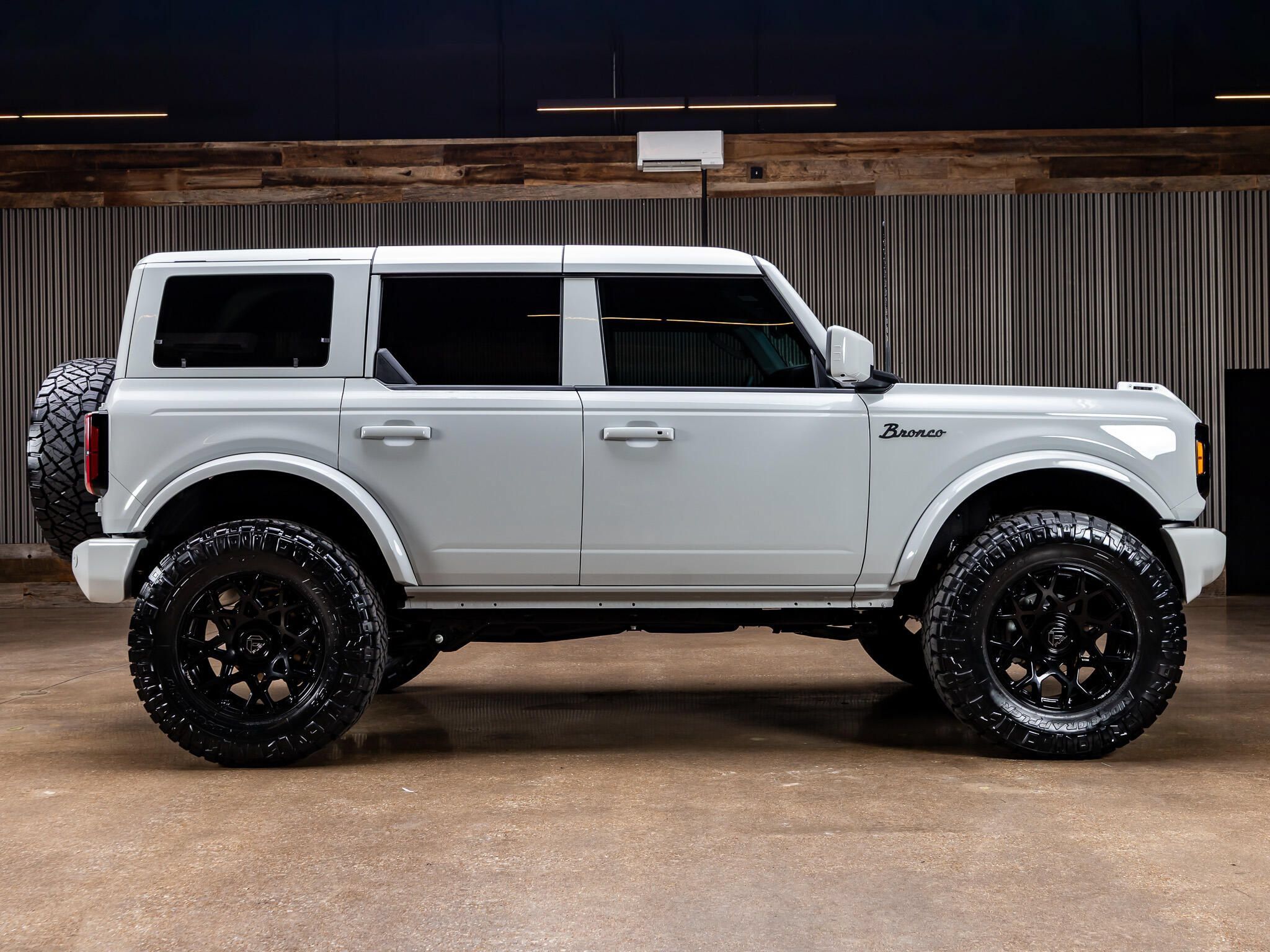 Used 2026 Ford Bronco Outer Banks AWD/4WD image 11