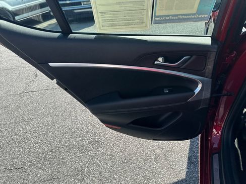 Used 2019 Genesis G70 2.0T Advanced RWD image 21