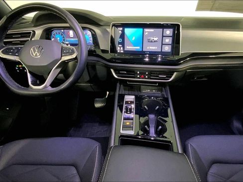 Used 2025 Volkswagen Atlas Cross Sport SE image 15