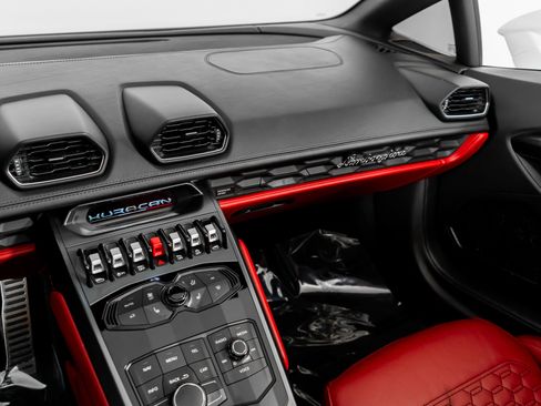 Used 2018 Lamborghini Huracan LP 580-2 image 31