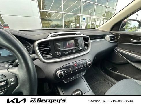 Used 2016 Kia Sorento LX w/ LX Convenience Package AWD/4WD image 8