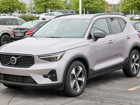 Certified 2026 Volvo XC40 B5 Plus AWD/4WD image 37