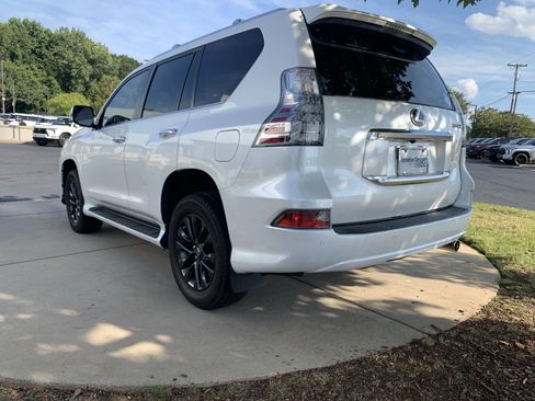 Used 2023 Lexus GX 460 Premium w/ Premium Package AWD/4WD image 8