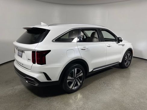 Used 2022 Kia Sorento SX Prestige w/ Panoramic Sunroof Package AWD/4WD image 3