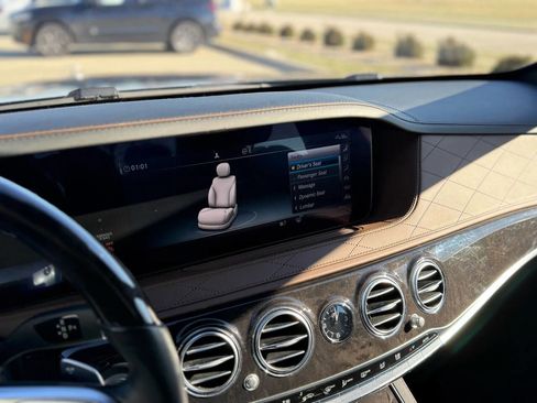 Used 2019 Mercedes-Benz S 560 4MATIC Sedan image 22