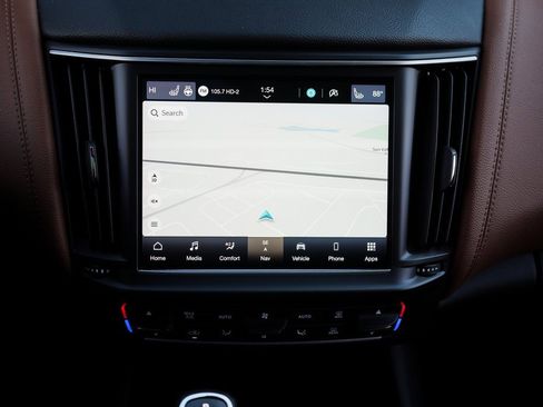 Used 2022 Maserati Levante GT image 30