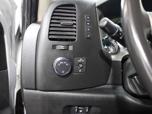 Used 2011 Chevrolet Silverado 2500 LT w/ Interior Plus Package image 8