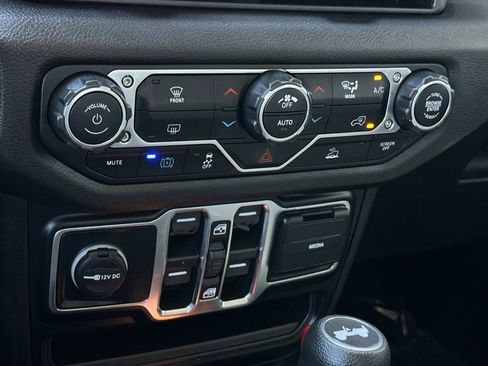 Used 2024 Jeep Wrangler Sport S w/ LED Headlamp & Fog Lamp Group image 19