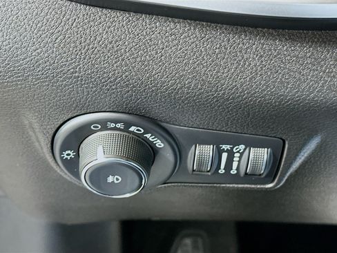 Used 2022 Jeep Compass Latitude AWD/4WD image 17