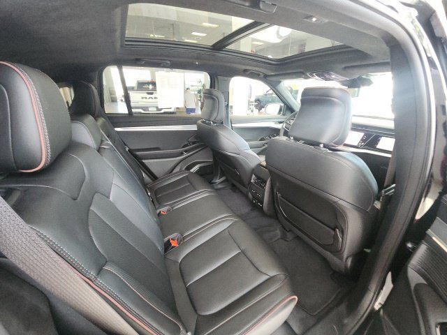Used 2024 Jeep Wagoneer Launch Edition AWD/4WD image 26