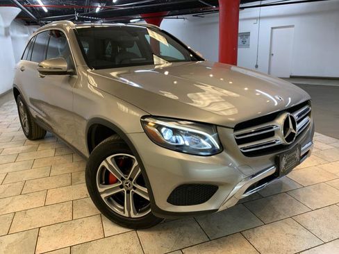 Used 2019 Mercedes-Benz GLC 300 4MATIC image 3